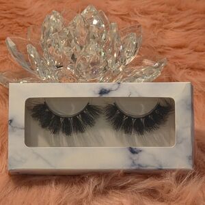 Luxurious Black False Eyelashes